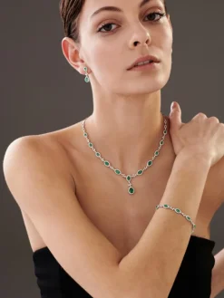 Bransoletka z białego złota z brylantami i szmaragdami - 18 cm - próba 585