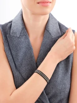 Bransoletka z elementami z żółtego złota i koralikami