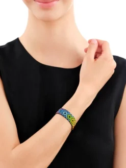 Bransoletka z elementami z żółtego złota i koralikami