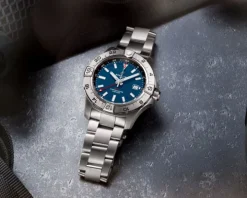 Breitling Avenger Automatic GMT 44