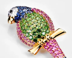 Broszka z żółtego złota z brylantami, kamieniami szlachetnymi i ozdobnymi - papuga - próba 750