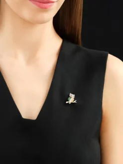 Broszka z żółtego złota z brylantami, kamieniami szlachetnymi i ozdobnymi - sowa - próba 585