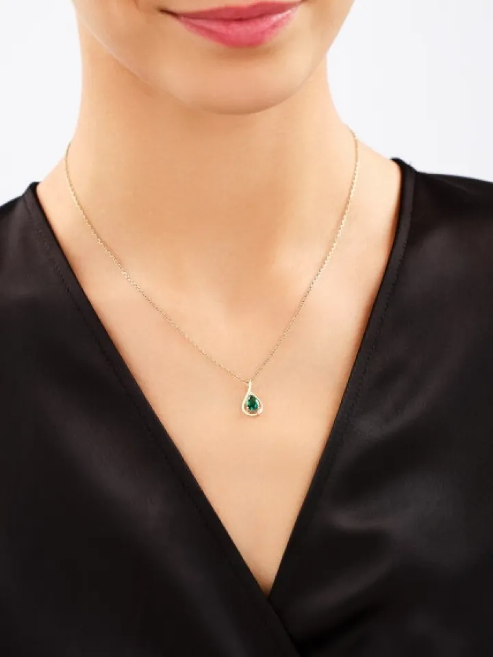 Kolczyki i zawieszka z żółtego złota z diamentami i szmaragdami syntetycznymi - próba 375