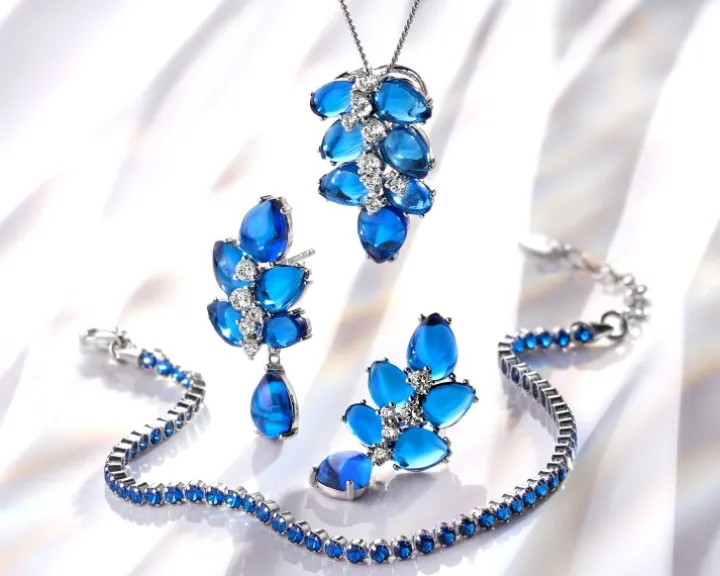 Kolczyki srebrne z cyrkoniami i szlifowanym szkłem - liście