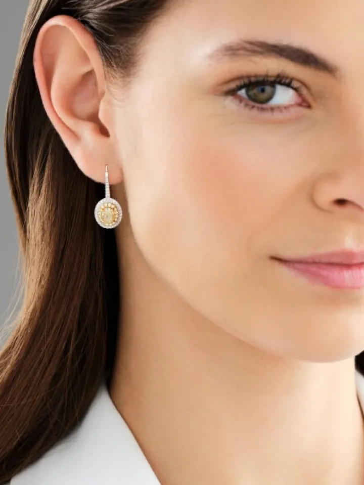 Kolczyki z białego i żółtego złota z diamentami - VS2/Fancy Light Yellow - 2,70 ct - próba 750