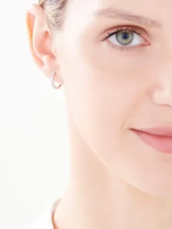 Kolczyki z białego złota z diamentami – koła - 0,04 ct - próba 375