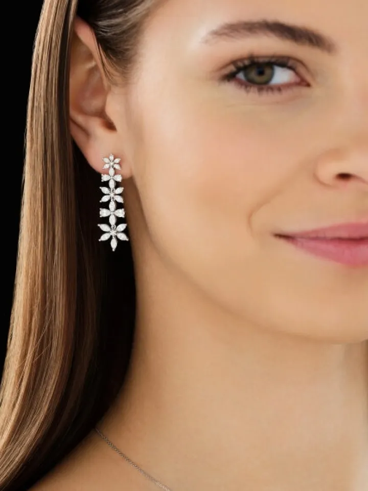 Kolczyki z białego złota z diamentami - kwiaty - 3,86 ct - próba 750