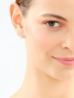 Kolczyki z białego złota z diamentami - koty - 0,01 ct - próba 585