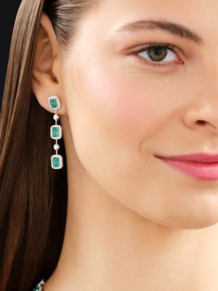 Kolczyki z białego złota z brylantami i szmaragdami - próba 750