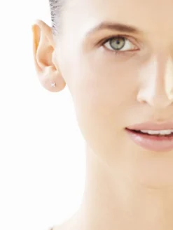 Kolczyki z białego złota z brylantami - 0,02 ct - próba 375