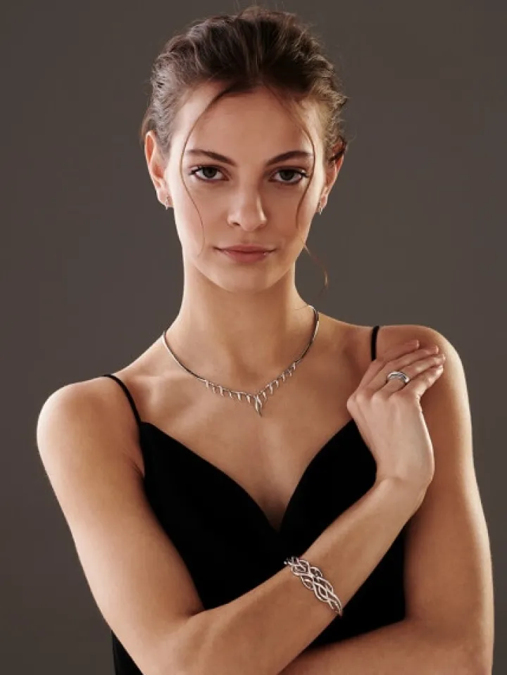 Kolczyki z białego złota z diamentami - 0,008 ct - próba 375