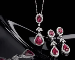 Kolczyki z białego złota z brylantami i rubinami - próba 585