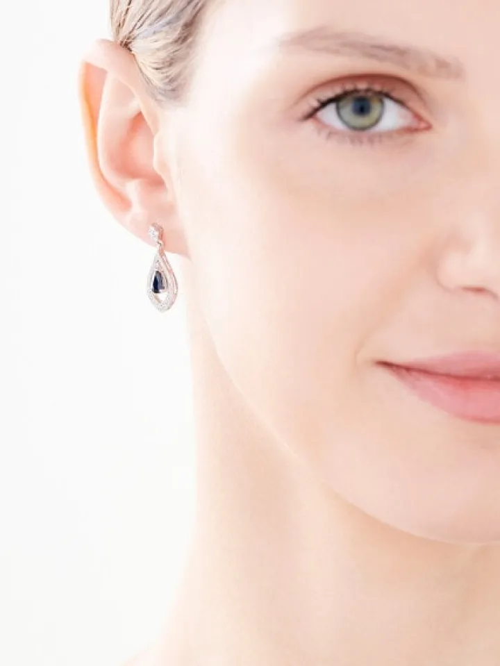 Kolczyki z białego złota z diamentami i szafirami - próba 585