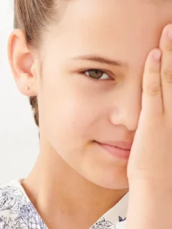 Kolczyki z białego złota z diamentami - 0,01 ct - próba 585