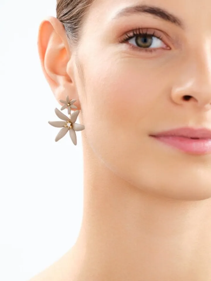 Kolczyki z mosiądzu pozłacane z cyrkoniami - kwiaty