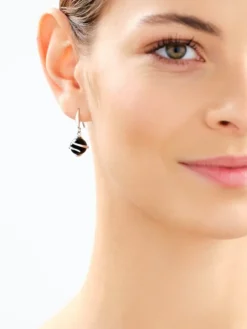 Kolczyki z mosiądzu rodowane z agatami