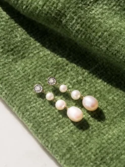 Kolczyki z żółtego i białego złota z brylantami i perłami - próba 375