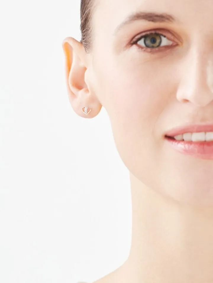 Kolczyki z żółtego złota z brylantami - serca - 0,008 ct - próba 375