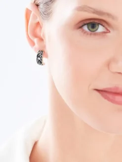 Kolczyki z żółtego złota z brylantami i emalią - 0,03 ct - próba 375