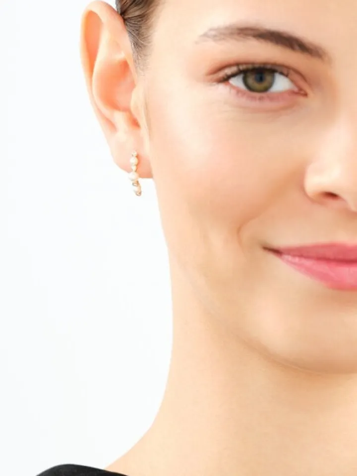 Kolczyki z żółtego złota z brylantami i perłami - próba 585