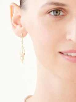 Kolczyki z żółtego złota z brylantami - 0,01 ct - próba 585