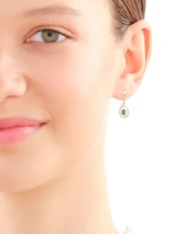 Kolczyki z żółtego złota z brylantami i szmaragdami syntetycznymi - próba 585