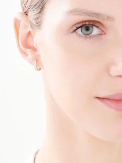 Kolczyki z żółtego złota z diamentami - koła - 0,03 ct - próba 375