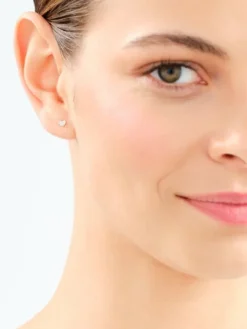 Kolczyki z żółtego złota z diamentami - serca - 0,03 ct - próba 585