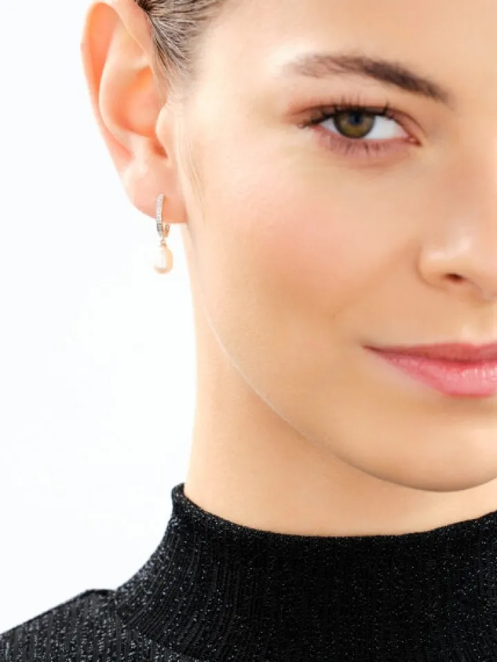 Kolczyki z żółtego złota z diamentami i perłami - próba 375