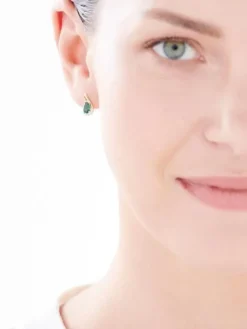 Kolczyki z żółtego złota z diamentami i szmaragdami syntetycznymi - próba 375