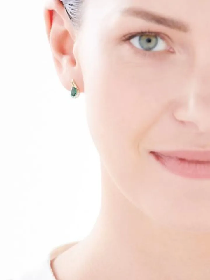 Kolczyki z żółtego złota z diamentami i szmaragdami syntetycznymi - próba 375