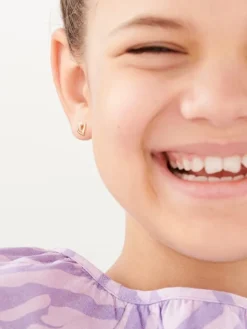 Kolczyki z żółtego złota z diamentami - serca - 0,005 ct - próba 375