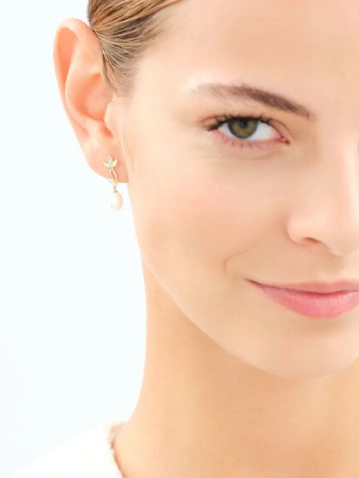 Kolczyki z żółtego złota z diamentami i perłami - próba 585