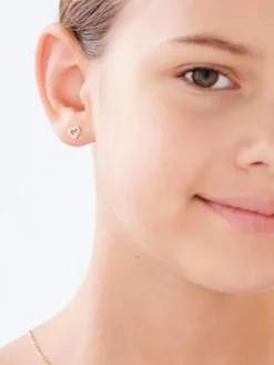 Kolczyki z żółtego złota z diamentami - serca - 0,008 ct - próba 375