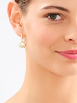 Kolczyki ze stali szlachetnej z cyrkoniami i szklanymi detalami - muszla, rozgwiazda