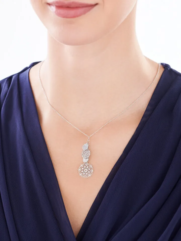 Naszyjnik srebrny - rozety