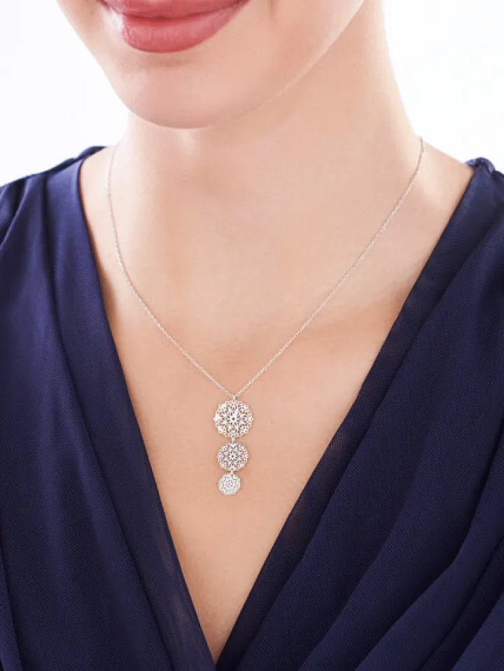 Naszyjnik srebrny - rozety