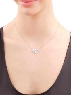 Naszyjnik srebrny z cyrkonami - kwiaty