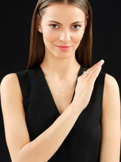 Naszyjnik z białego złota diamentami - kwiat - 0,57 ct - próba 585