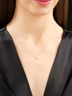 Naszyjnik z białego złota z diamentami - kwiat - 0,43 ct - próba 585