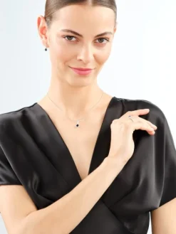 Naszyjnik z białego złota z diamentami i szafirem - próba 585