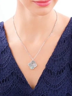 Naszyjnik z mosiądzu rodowany z masą perłową i cyrkoniami