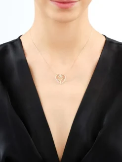 Naszyjnik z żółtego złota z diamentami - serce, róża - 0,03 ct - próba 375