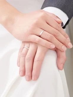 Obrączki Ślubne Apart.  Białe złoto rodowane. Wzór 181