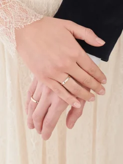 Obrączki Ślubne Apart.  Żółte i białe złoto rodowane. Wzór 4/450