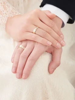 Obrączki Ślubne Apart.  Żółte złoto. Wzór 4/229