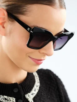 Okulary przeciwsłoneczne damskie, prostokątne, czarne