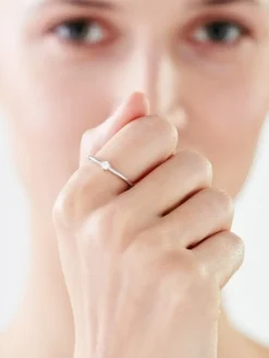 Pierścionek srebrny z cyrkonią