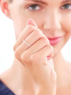 Pierścionek srebrny z cyrkoniami - Eternity