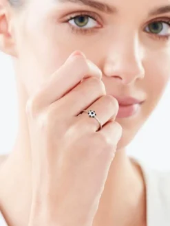 Pierścionek srebrny z cyrkoniami - kwiatek